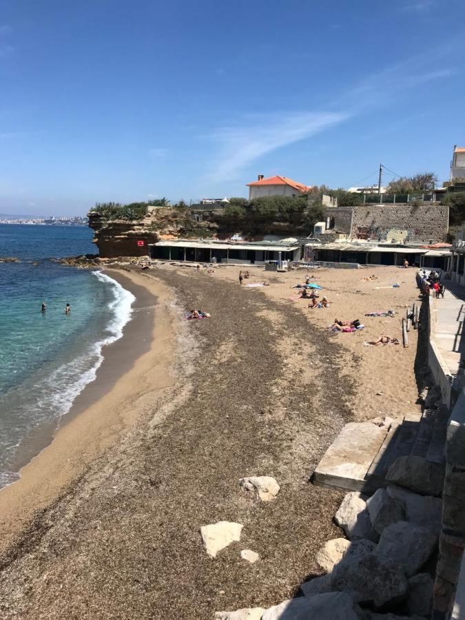 Le Cabanon Bleu Sur La Plage Marseille Exterior photo