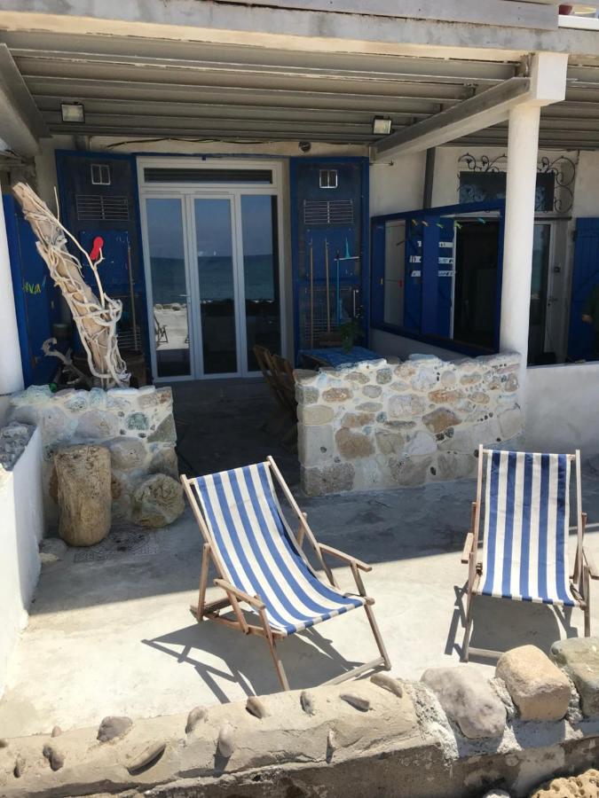 Le Cabanon Bleu Sur La Plage Marseille Exterior photo